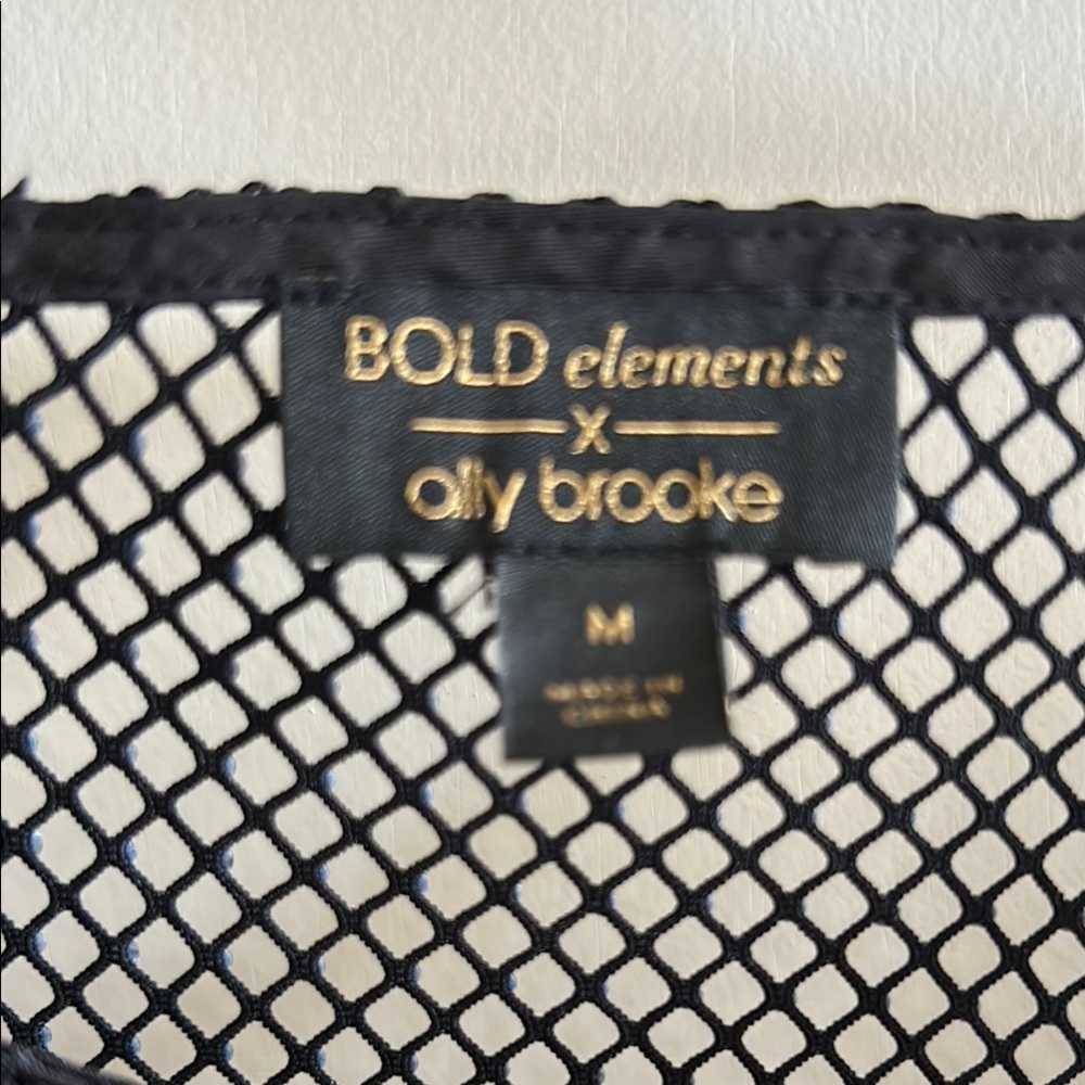 Bold Elements Black Fitted Crop Blouse - image 2